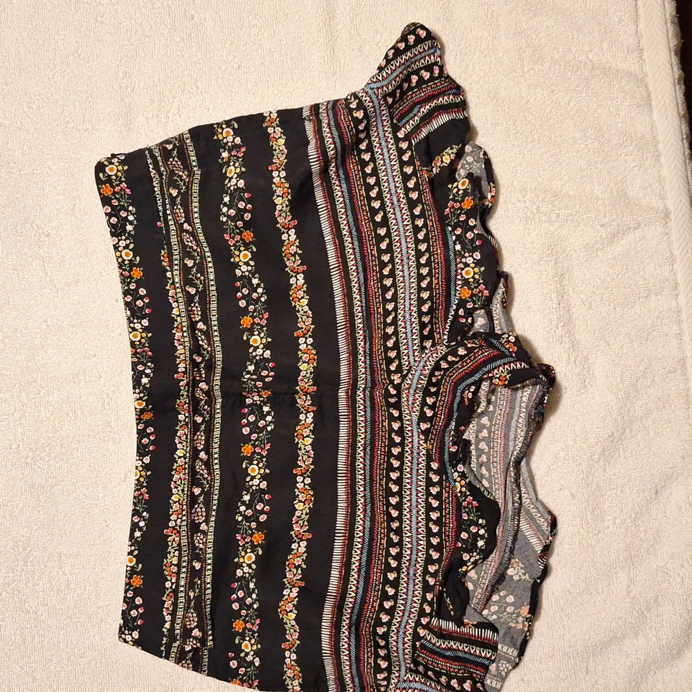Loft Ruffle Shorts sz 8
